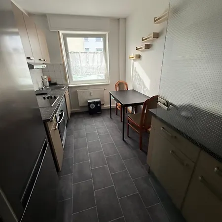 Monteurwohnung Bei Köln, Wlan, Parkplatz, Küche, Handtücher Leverkusen